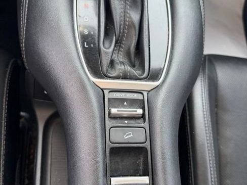 Used 2025 Honda HR-V EX-L image 10