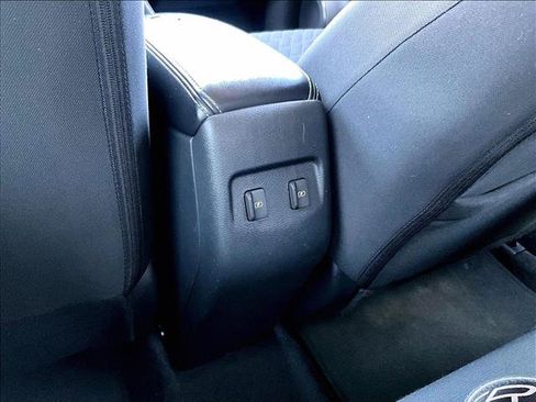Used 2022 Nissan Kicks SV FWD image 22
