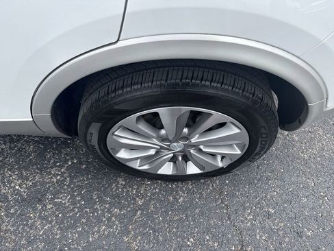 Certified 2020 Buick Encore Preferred FWD image 40