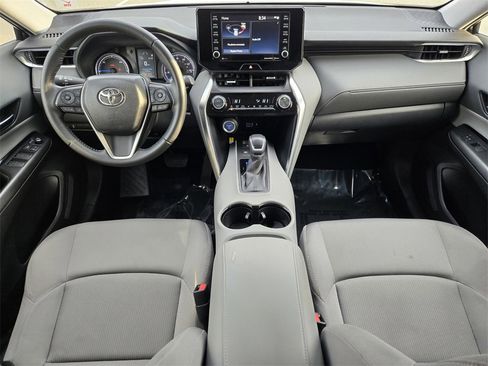 Used 2021 Toyota Venza image 11