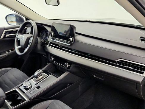 Used 2022 Mitsubishi Outlander SE AWD/4WD image 24