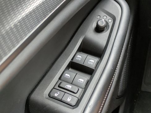 Used 2024 Jeep Grand Cherokee Altitude image 19