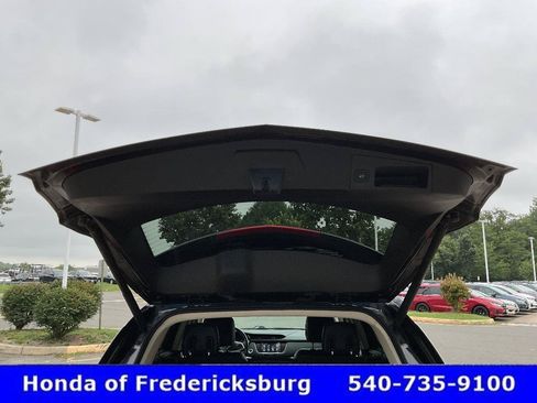 Used 2018 Cadillac XT5 Luxury w/ LPO, Wheel Lock Package AWD/4WD image 17