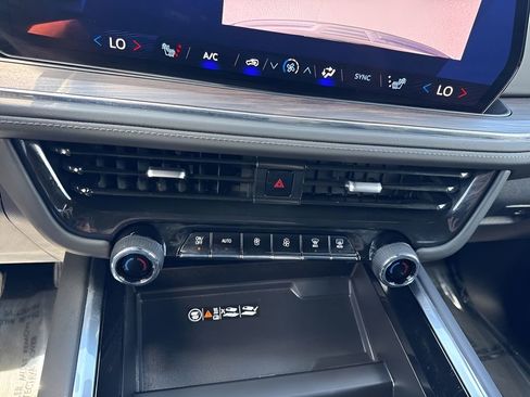 Used 2025 Chevrolet Tahoe LT AWD/4WD image 29