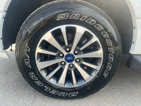 Used 2017 Ford Expedition EL XLT image 9