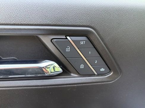 Used 2024 Chevrolet Colorado ZR2 w/ ZR2 Convenience Package III AWD/4WD image 13