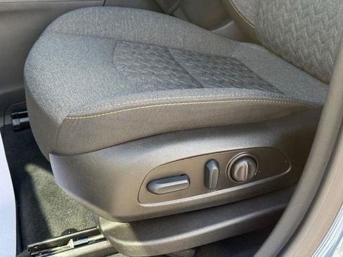 Certified 2024 Chevrolet Equinox LT FWD image 24