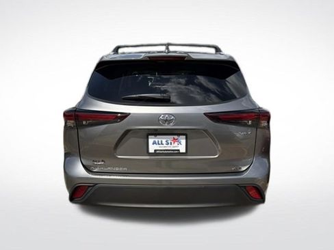 Used 2026 Toyota Highlander XLE AWD/4WD image 25