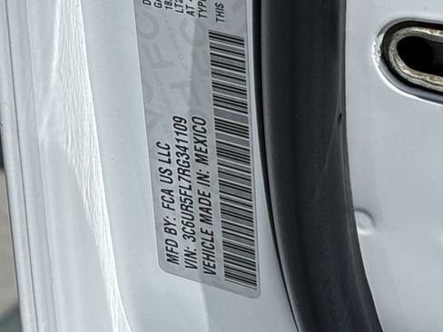 Certified 2024 RAM 2500 Laramie AWD/4WD image 33