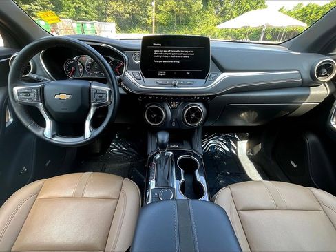 Certified 2023 Chevrolet Blazer Premier w/ Enhanced Convenience Package image 8