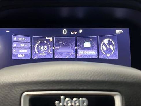Used 2022 Jeep Grand Cherokee L Limited AWD/4WD image 17