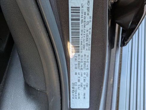 Used 2019 RAM 1500 Laramie image 27