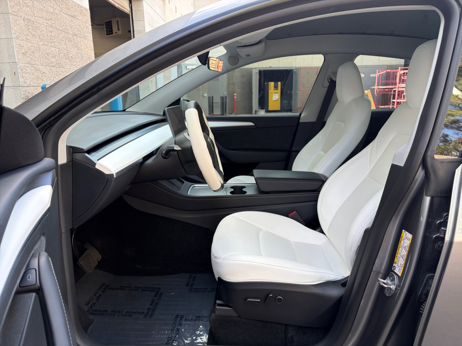 Used 2025 Tesla Model Y Long Range AWD/4WD image 11