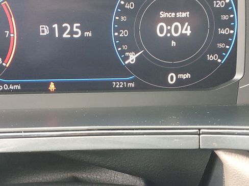 Used 2024 Volkswagen Taos SEL image 25