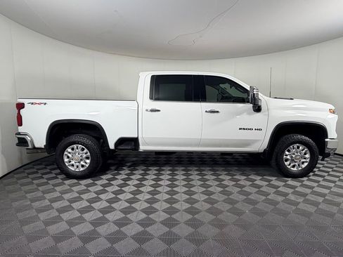 Used 2024 Chevrolet Silverado 2500 LTZ AWD/4WD image 7