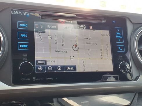 Used 2018 Toyota Tacoma TRD Sport AWD/4WD image 17
