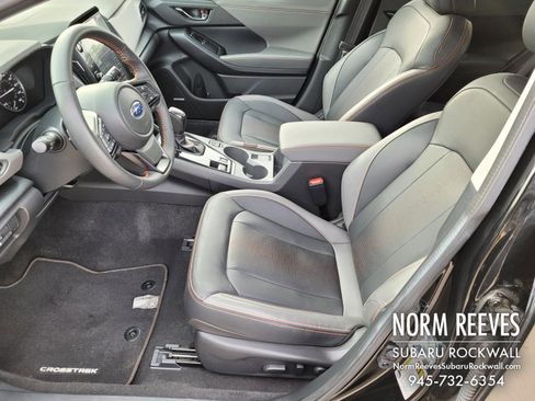 Certified 2025 Subaru Crosstrek 2.5i Limited w/ Crosstrek Mirror Package image 3