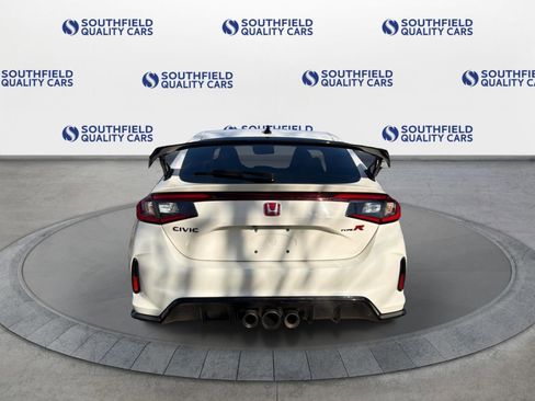 Used 2024 Honda Civic Type R image 5