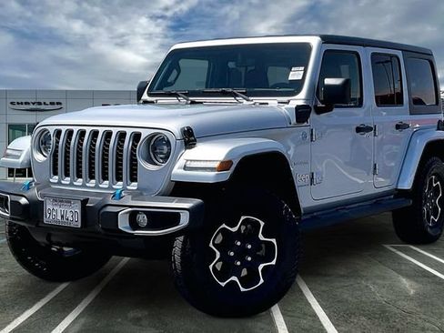 Used 2023 Jeep Wrangler Unlimited Sahara AWD/4WD image 1