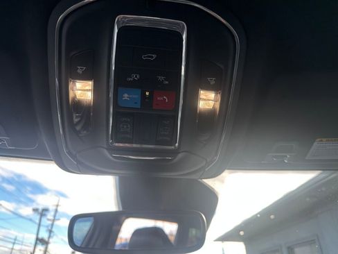 Used 2023 Jeep Grand Cherokee L Laredo image 21