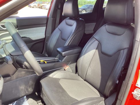Used 2024 Jeep Compass Latitude AWD/4WD image 9