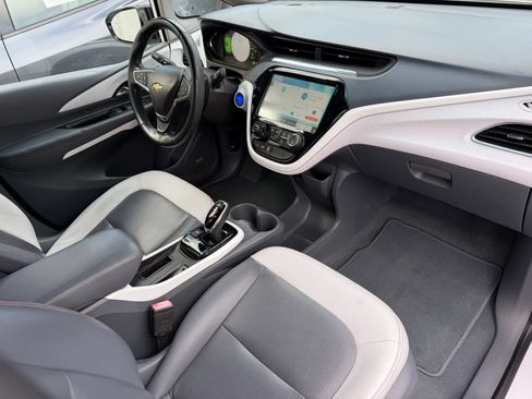 Used 2018 Chevrolet Bolt Premier w/ Driver Confidence II Package FWD image 22