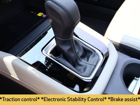 Used 2025 Subaru Forester Limited w/ Popular Package image 10