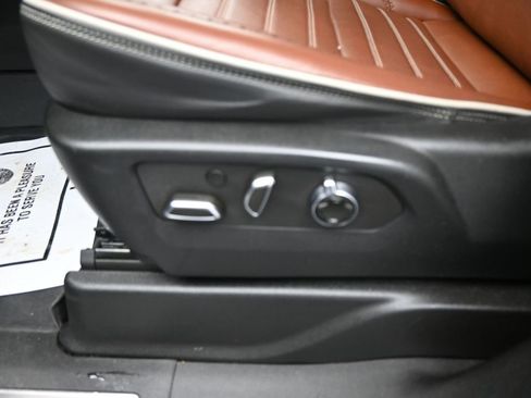 Used 2023 GMC Yukon XL Denali Ultimate image 10