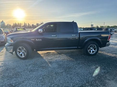 Used 2013 RAM 1500 Laramie w/ Convenience Group image 8
