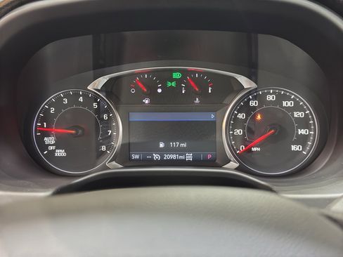 Used 2023 GMC Acadia SLE w/ Infotainment Package image 28