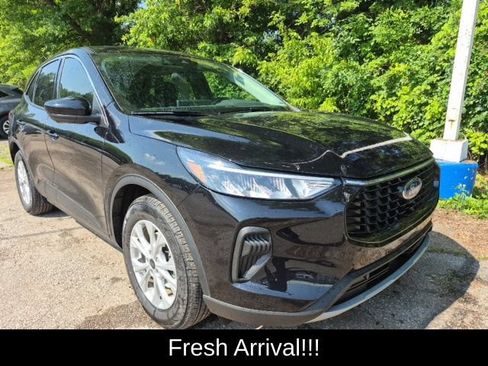 Used 2024 Ford Escape Active w/ Tech Pack #2 FWD image 2