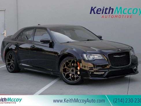 Used 2017 Chrysler 300 S w/ 300S Premium Group RWD image 1