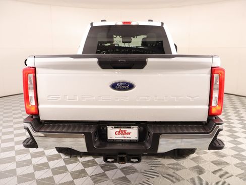 Used 2024 Ford F250 XLT w/ FX4 Off-Road Package AWD/4WD image 20