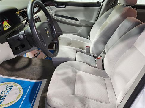 Used 2010 Chevrolet Impala LT FWD image 14
