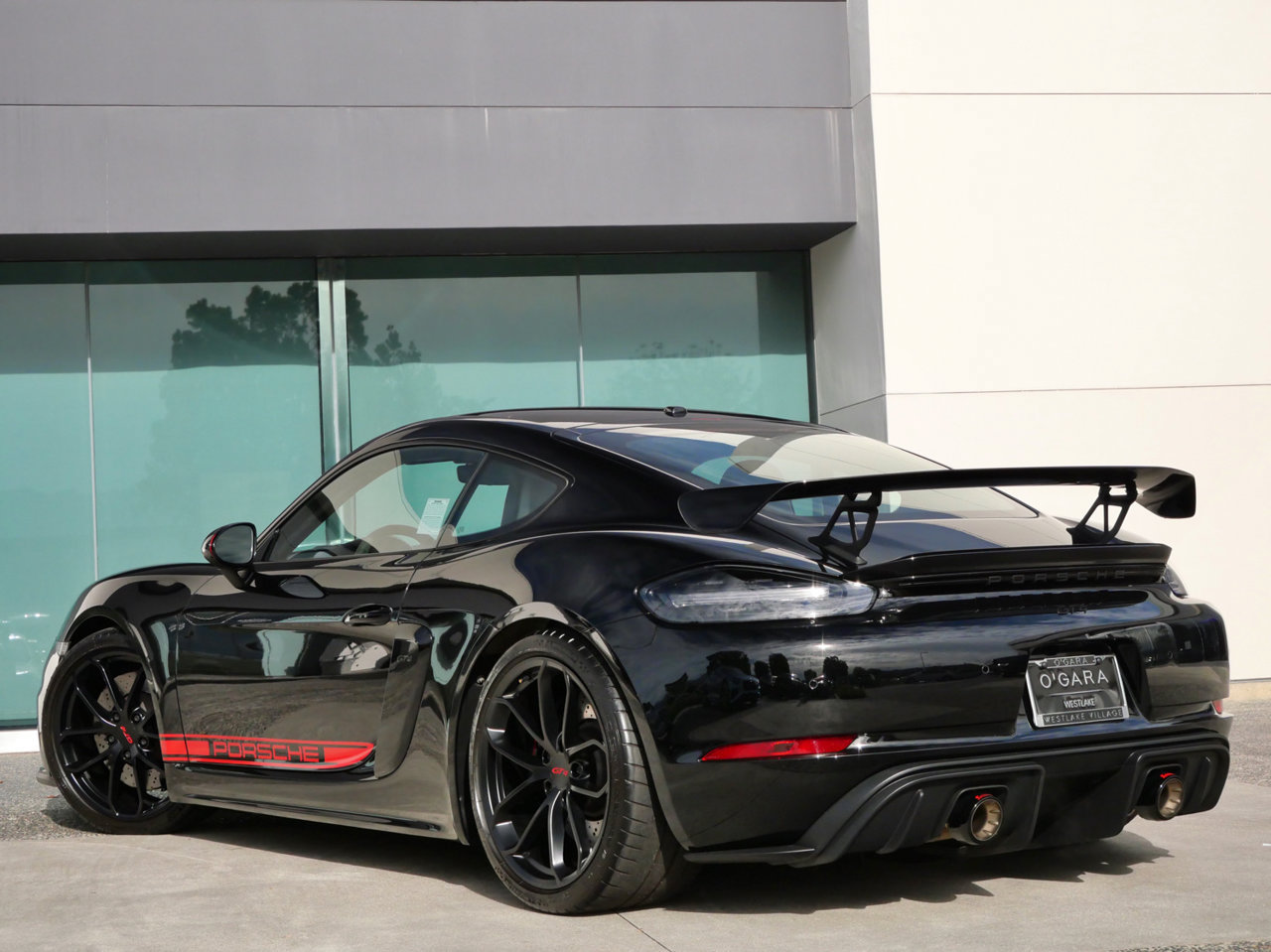 Used 2022 Porsche 718 Cayman GT4 RWD image 5