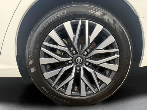 Used 2025 Nissan Altima 2.5 SV FWD image 22