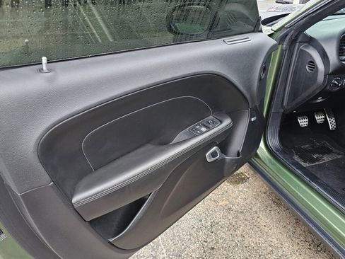 Used 2019 Dodge Challenger R/T Scat Pack w/ Shaker Package image 18