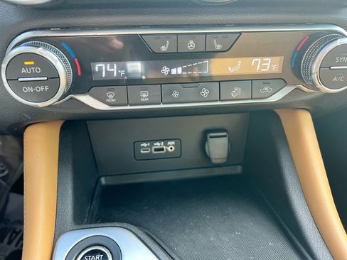 Used 2023 Nissan Sentra SV w/ SV Premium Package image 16