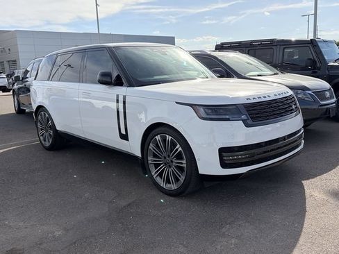 Used 2024 Land Rover Range Rover Long Wheelbase SE AWD/4WD image 3