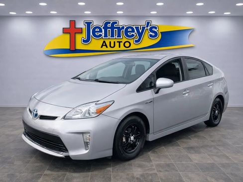 Used 2014 Toyota Prius Two image 1