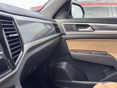 Used 2023 Volkswagen Atlas Cross Sport SE w/ Panoramic Sunroof Package image 20