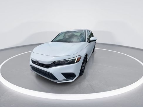 Used 2022 Honda Civic EX image 3