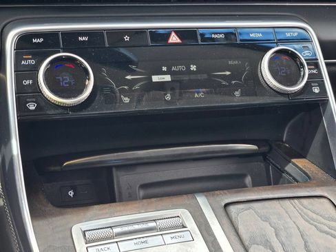 Used 2024 Genesis GV80 2.5T AWD/4WD image 28
