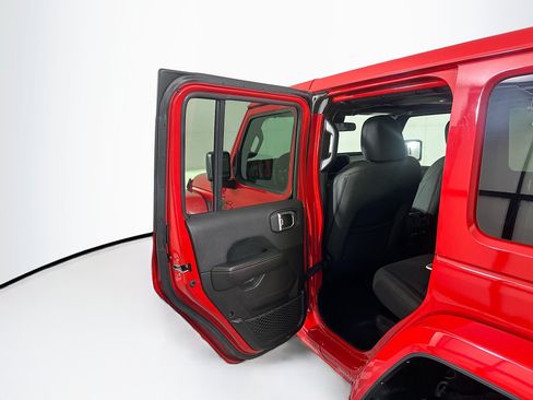 Used 2024 Jeep Wrangler Unlimited Sahara AWD/4WD image 24