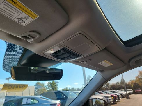 Used 2022 Acura MDX SH-AWD w/ Technology Package image 30