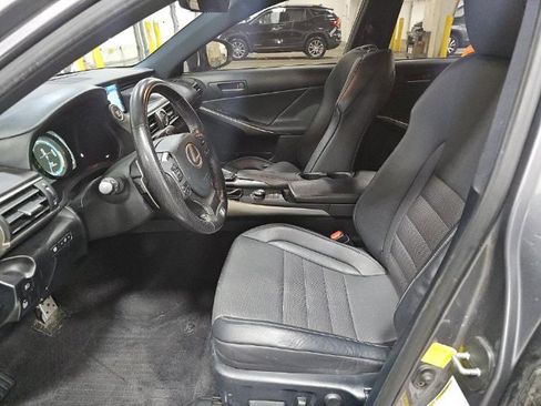 Used 2019 Lexus IS 300 F Sport w/ F Sport Package image 4