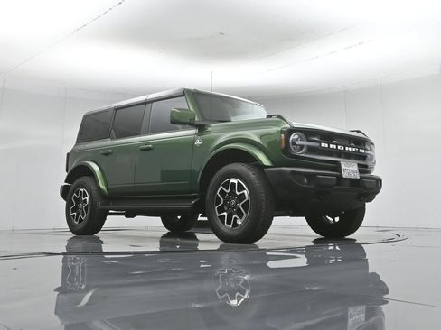 Certified 2025 Ford Bronco Outer Banks AWD/4WD image 49
