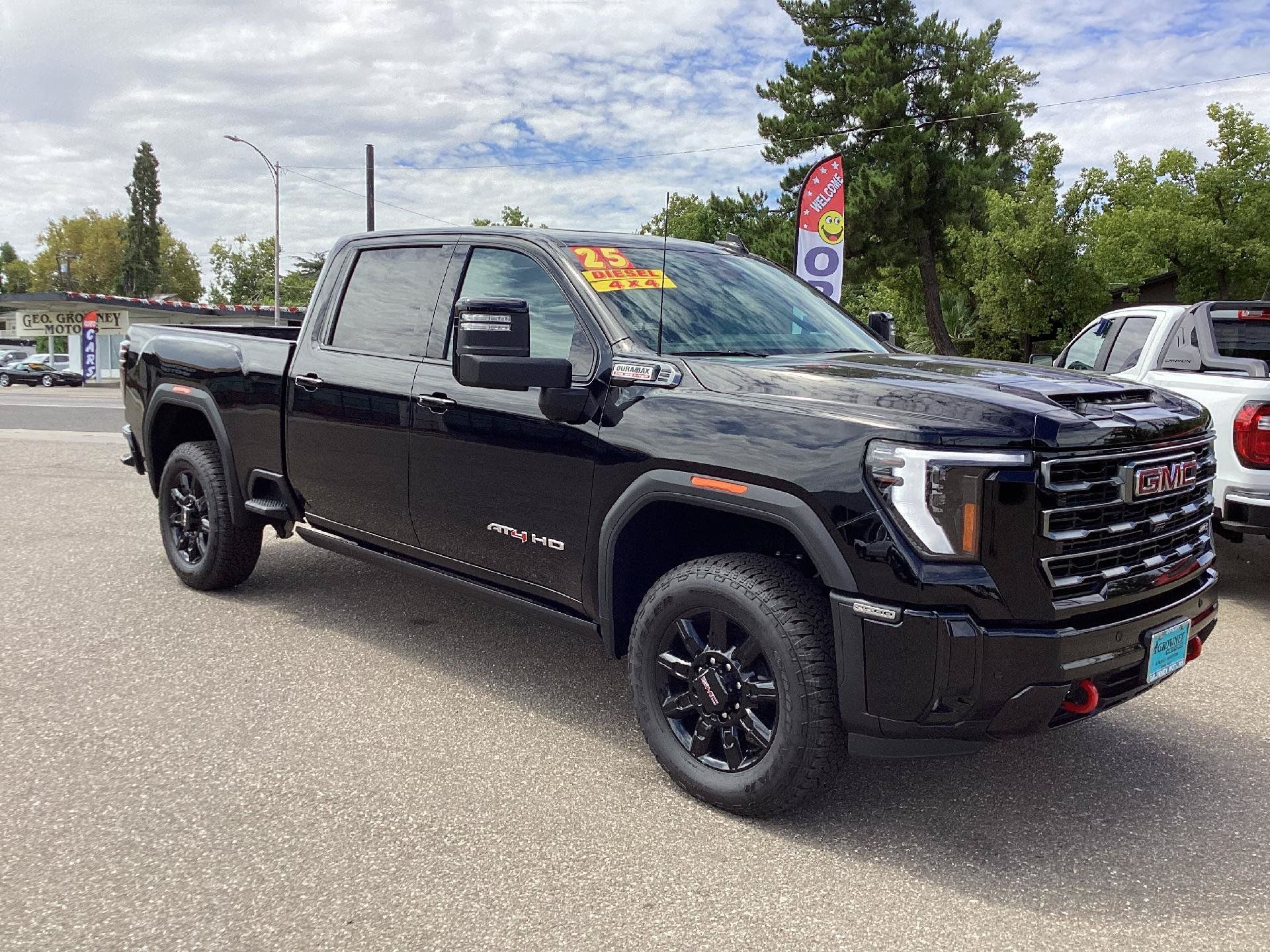 New 2025 GMC Sierra 2500 AT4 w/ Max Trailering Package AWD/4WD image 5