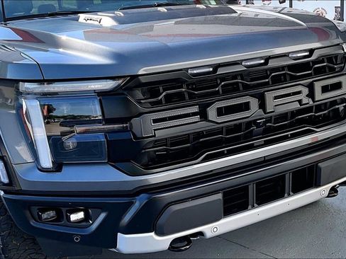 Used 2025 Ford F150 Raptor AWD/4WD image 33