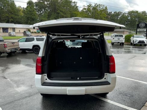 Used 2019 Chevrolet Tahoe LT RWD image 4